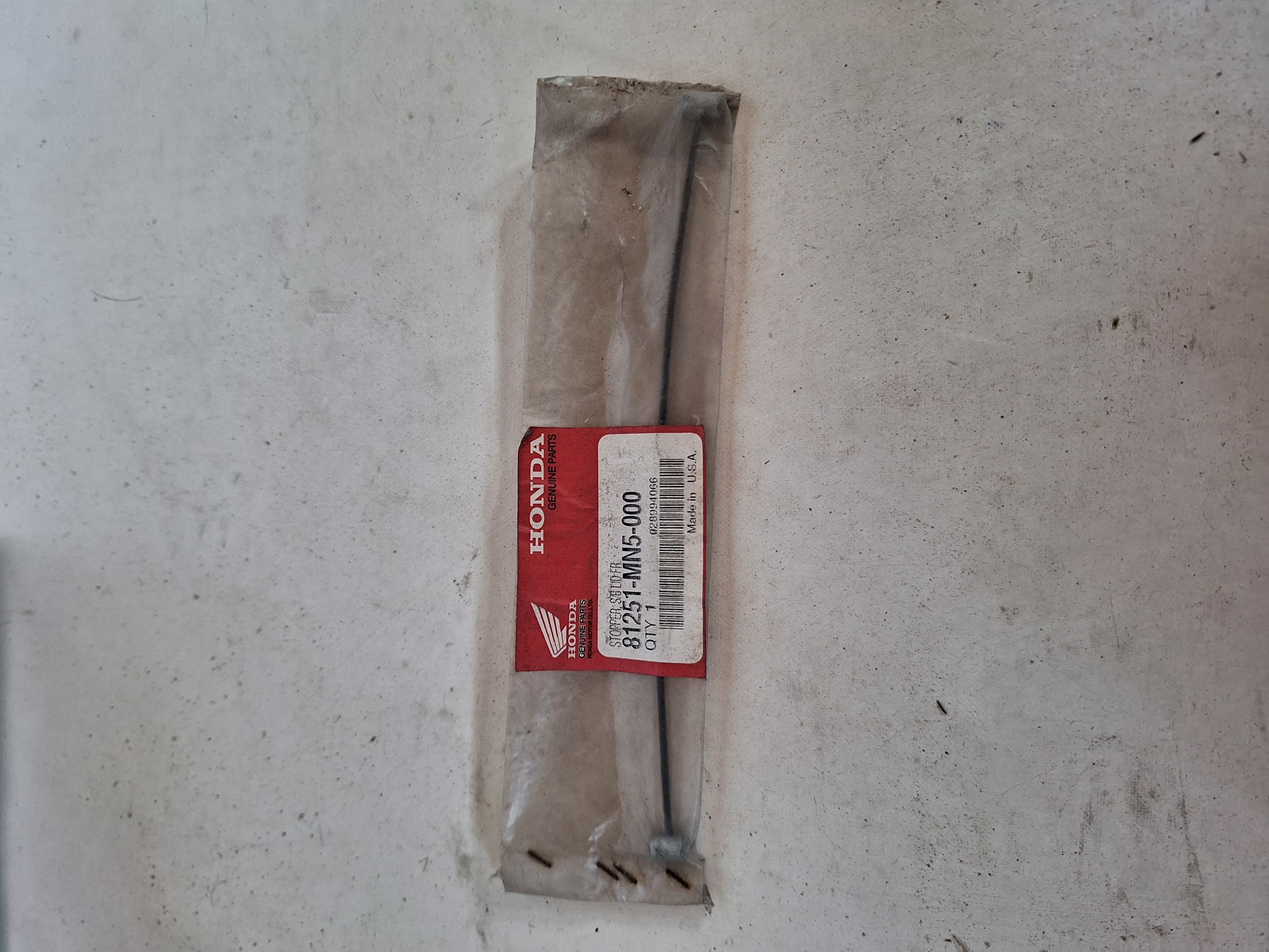Picture of STOPPER, V. SATTELTA  81251-MN5-000  GL 1500 J